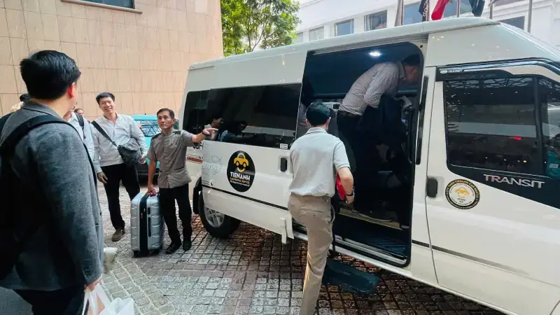 Vận chuyển hội nghị